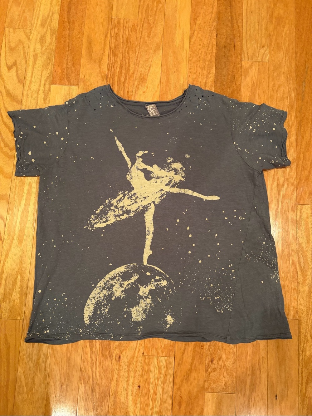 Magnolia Pearl Gray Short-Sleeve Tee with Cream Ballerina Print
